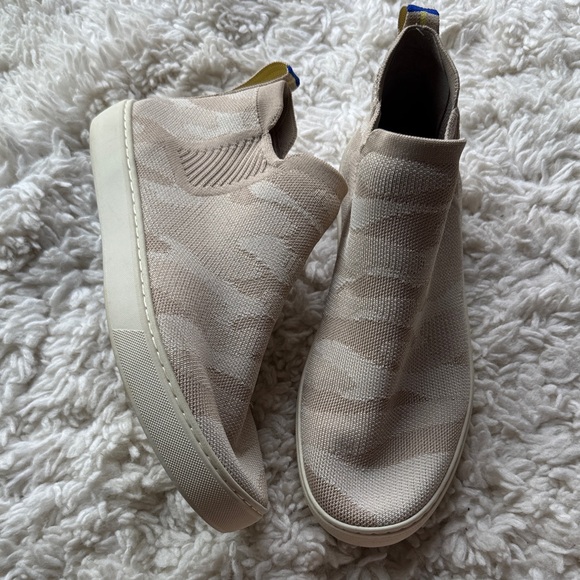 Rothy’s Camo Chelsea Boot - Picture 1 of 6